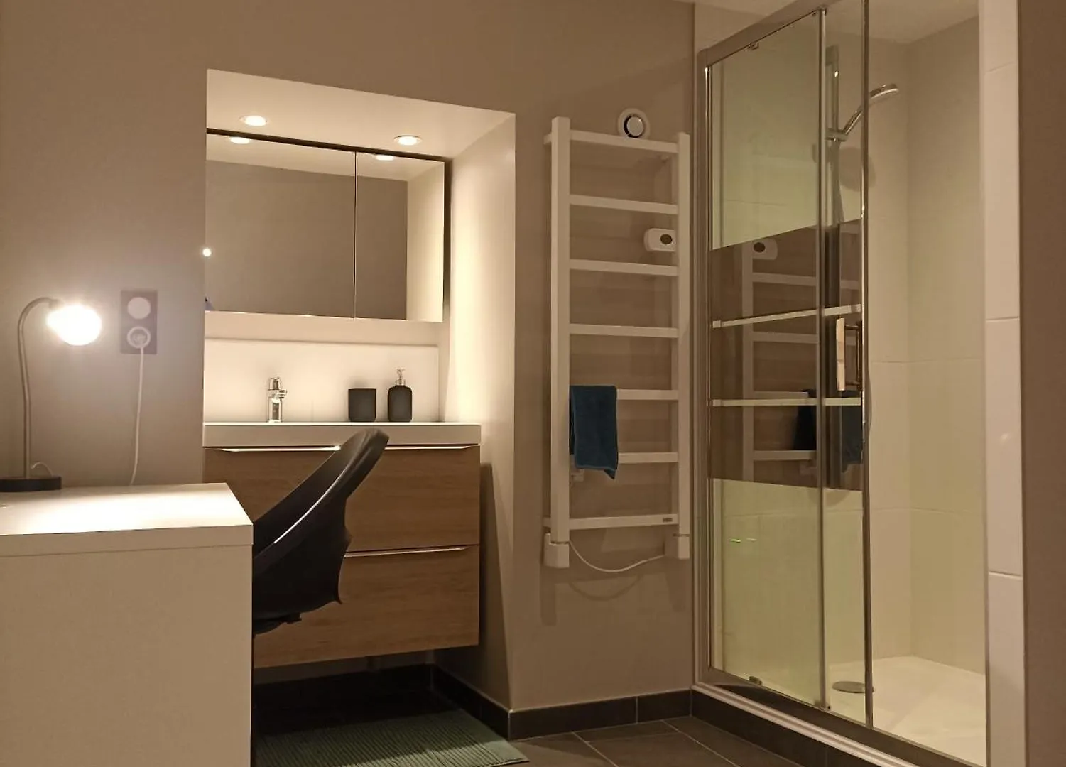 Apartment Le Sunshine, 5 Chambres, Wifi Et Parking Inclus Le Coteau France